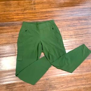 Athleta olive green cargo pant slacks size 4